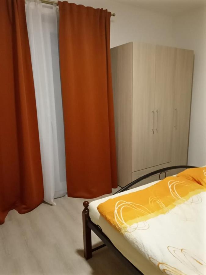 V Centru Apartment Lanzhot Ngoại thất bức ảnh